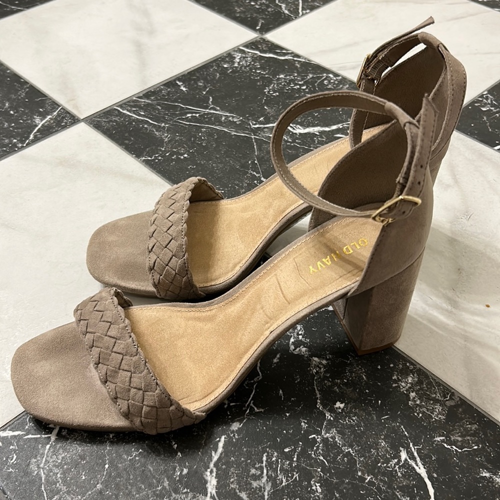 Old navy woven strap heel